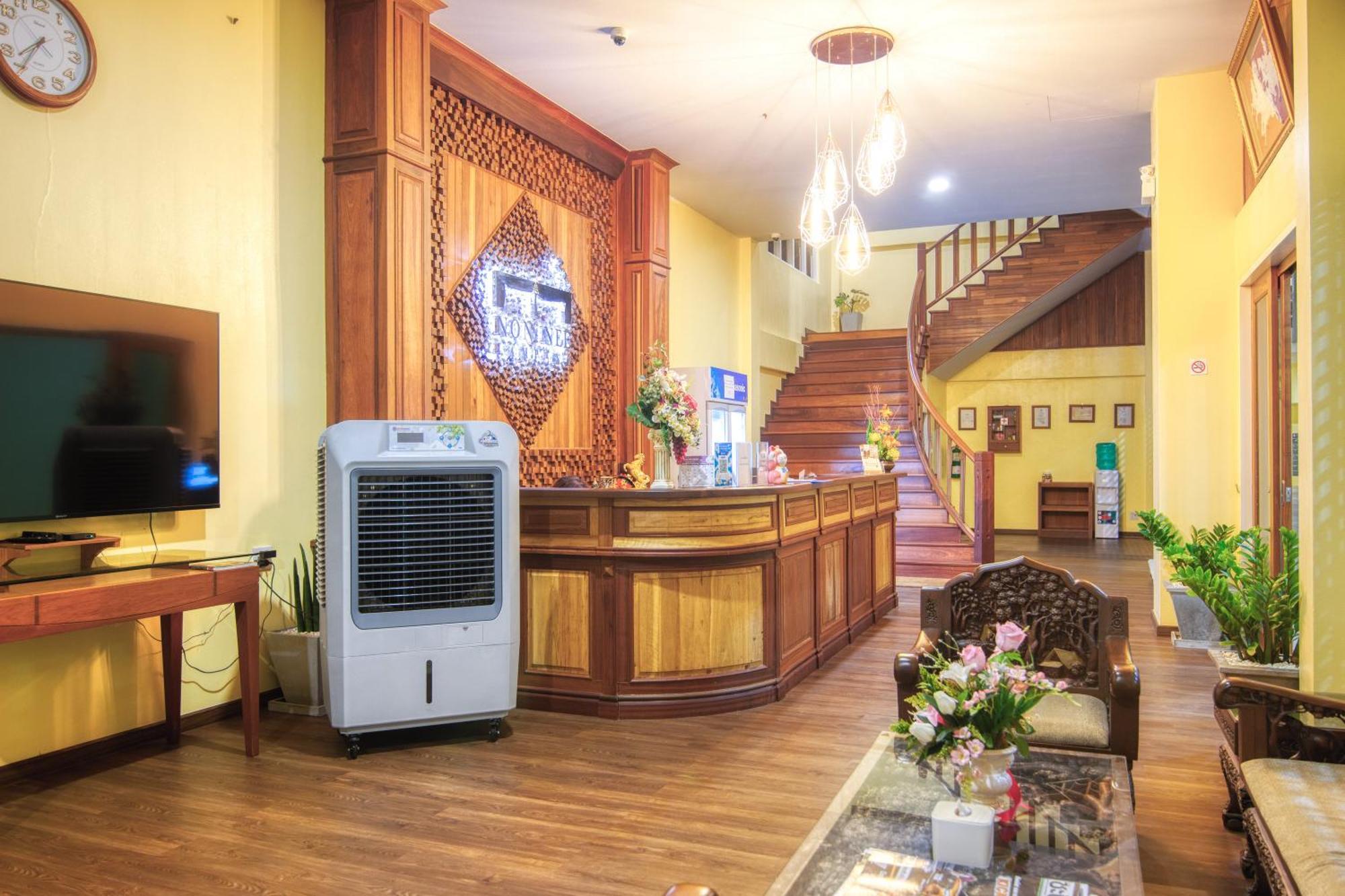 Nonnee Lampang Hotel Exterior foto